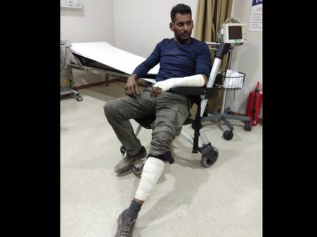 ನಿಶ್ಚಿತಾರ್ಥದ ನಂತರ ಕೈ-ಕಾಲು ಮುರಿದುಕೊಂಡ ನಟ ವಿಶಾಲ್