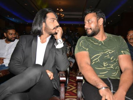 ದರ್ಶನ್ ಗೆ 1 ಕೆಜಿ ತೂಕದ ವಾಚ್ ಉಡುಗೊರೆ ನೀಡಿದ ಠಾಕೂರ್ ಅನೂಪ್