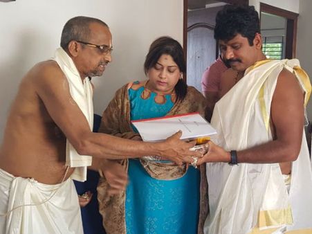 ಹೊಸ ಚಿತ್ರದ ಸ್ಕ್ರಿಪ್ಟ್ ಪೂಜೆ ಮುಗಿಸಿದ ನಿರ್ದೇಶಕ ಪ್ರೇಮ್