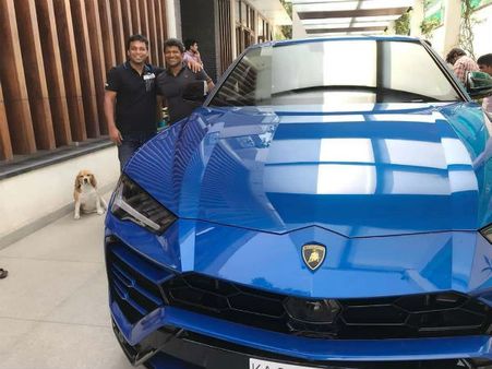 ಪ್ರೀತಿಯ ಮಡದಿಗೆ ದುಬಾರಿ ಲ್ಯಾಂಬೋರ್ಗಿನಿ ಕಾರ್ ಗಿಫ್ಟ್ ಮಾಡಿದ ಪುನೀತ್