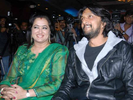 ''ಸುದೀಪ್ ಗೆ ತೊಂದರೆ ನೀಡಲು ಇಷ್ಟ ಪಡುವುದಿಲ್ಲ'' ಕಿಚ್ಚನ ಬಗ್ಗೆ ಸುಮಲತಾ ಹೇಳಿಕೆ