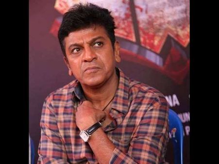 ಶಿವಣ್ಣ ಕಾರು ಅಡ್ಡಗಟ್ಟಿದ ಚುನಾವಣಾ ಸಿಬ್ಬಂದಿ: ಆಮೇಲೆ ಏನಾಯ್ತು?