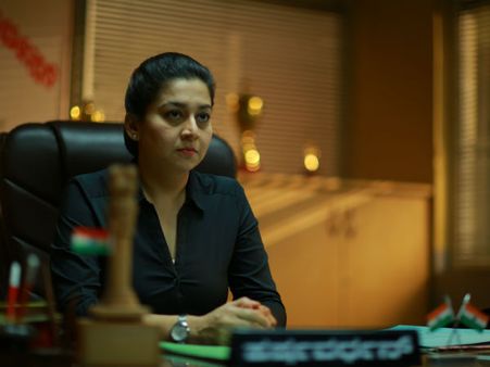 'ಕನ್ನಡ್ ಗೊತ್ತಿಲ್ಲ' ಎಂದವರಿಗೆ ಪಾಠ ಮಾಡ್ತಾರಾ ನಟಿ ಸುಧಾರಾಣಿ.?