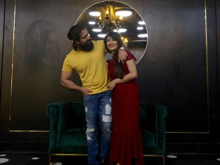 ಸಿಹಿ ಮಾತುಗಳ ಮೂಲಕ ರಾಧಿಕಾಗೆ ವಿಶ್ ಮಾಡಿದ ಯಶ್