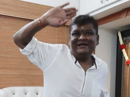 ಮೋದಿಯನ್ನ ಅಣುಕಿಸಿದ ರಮ್ಯಾ: 'ಪದ್ಮಾವತಿ' ಕಿವಿ ಹಿಂಡಿದ ಬುಲೆಟ್ ಪ್ರಕಾಶ್