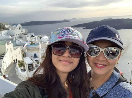 ಶಾಲೆ ಮುಗಿಸಿದ ಮಗಳನ್ನು ಗ್ರೀಕ್ ದ್ವೀಪಕ್ಕೆ ಕರೆದೊಯ್ದ ಸುಧಾರಾಣಿ