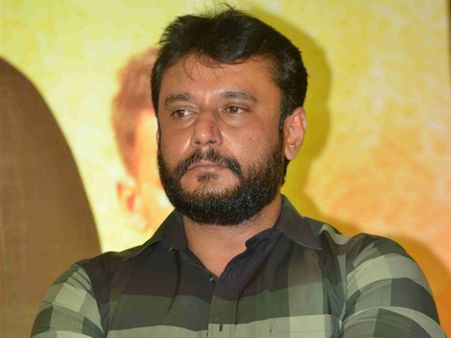 ನಟ ದರ್ಶನ್ ಫಾರ್ಮ್ ಹೌಸ್ ಮೇಲೆ ಚುನಾವಣೆ ಅಧಿಕಾರಿಗಳು ದಾಳಿ