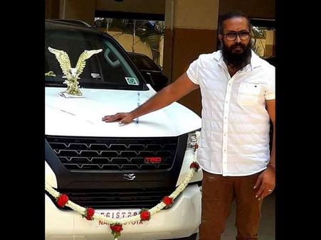 ದುಬಾರಿ ಕಾರು ಖರೀದಿಸಿದ 'ಕೆಜಿಎಫ್' ಗರುಡ: ಮೊದಲು ಭೇಟಿ ಮಾಡಿದ್ದು ಯಾರನ್ನ?