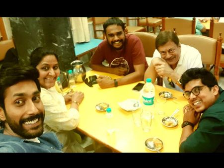 ಮಸಾಲೆ ದೊಸೆ, ಮೈಸೂರ್ ಪಾಕ್ ಪಾರ್ಟಿ ಮಾಡಿದ 'ಕವಲುದಾರಿ' ಟೀಮ್