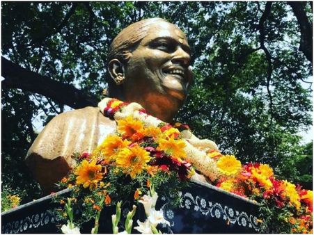 ಪಾರ್ವತಮ್ಮ ರಾಜ್ ಕುಮಾರ್ ಕಂಚಿನ ಪ್ರತಿಮೆ ಲೋಕಾರ್ಪಣೆ