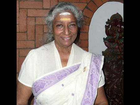 ಆಸ್ಪತ್ರೆಯಿಂದ ಡಿಸ್ಚಾರ್ಜ್ ಆದ ಗಾನಕೋಗಿಲೆ ಎಸ್ ಜಾನಕಿ