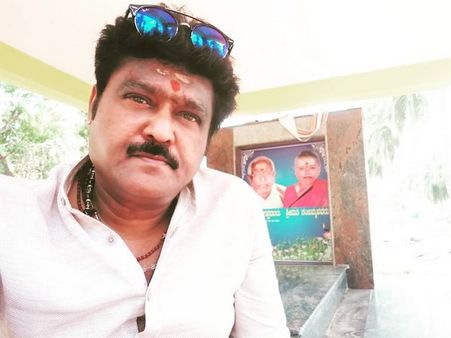 'ನವರಸ ನಾಯಕನ ನಾಲ್ಕು ಹೆಜ್ಜೆ' ಹೆಸರಿನಲ್ಲಿ ಜಗ್ಗೇಶ್ ಆತ್ಮಕಥೆ