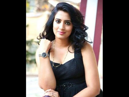 ಶೂಟಿಂಗ್ ವೇಳೆ ಹಠಾತ್ ಆಗಿ ಕುಸಿದು ಬಿದ್ದ ನಟಿ ಕಾನ್ಸ್ ಟೇಬಲ್ ಸರೋಜಾ