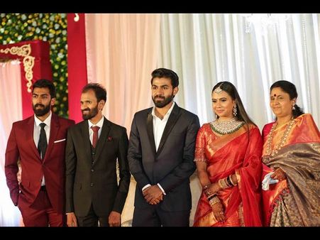 ಡಾ ರಾಜ್ ಮೊಮ್ಮಗನ ಆರತಕ್ಷತೆಯಲ್ಲಿ ಕಾಣಿಸಿಕೊಂಡ ಸರ್ಪ್ರೈಸ್ ಅತಿಥಿಗಳು