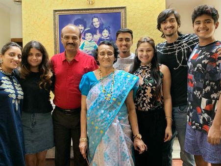 ಅತ್ತೆಯ ಹುಟ್ಟುಹಬ್ಬ ಆಚರಿಸಿದ ಪ್ರಿಯಾಂಕ ಉಪೇಂದ್ರ