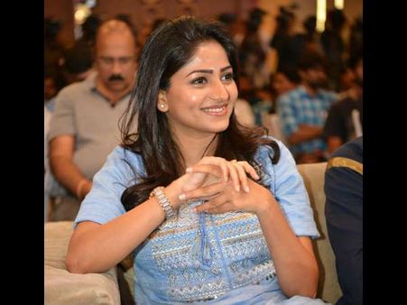 ರಚ್ಚು ಮೇಲೆ ಫ್ಯಾನ್ಸ್ ಬೇಸರ: ಅಭಿಮಾನಿಗಳಿಗಾಗಿ 'ಖಡಕ್' ನಿರ್ಧಾರ ಘೋಷಿಸಿದ ಬುಲ್ ಬುಲ್