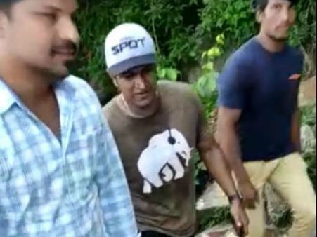 ಬೆಟ್ಟ ಹತ್ತಿ ಚಾಮುಂಡಿ ತಾಯಿಯ ದರ್ಶನ ಪಡೆದ ನಟ ಪುನೀತ್