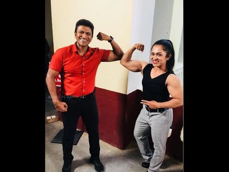 ಪುನೀತ್ ಭೇಟಿ ನೀಡಿದ ಲೇಡಿ ಬಾಡಿ ಬಿಲ್ಡರ್: ಯಾರು ಈಕೆ?