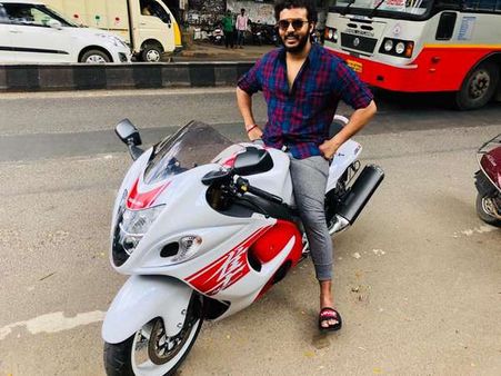 15 ಲಕ್ಷ ಬೆಲೆಯ ದುಬಾರಿ ಬೈಕ್ ಖರೀದಿಸಿದ ಕ್ರೇಜಿಸ್ಟಾರ್ ಪುತ್ರ