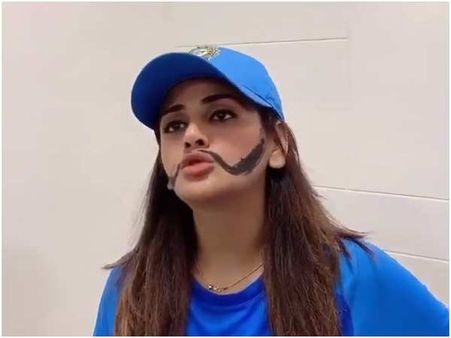 ಪಾಕಿಸ್ತಾನಕ್ಕೆ ಪಂಚ್ ನೀಡಿದ ನಟಿ ಪಾರೂಲ್ ಯಾದವ್