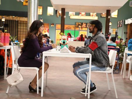 ನಟಿ ಮಡೋನ್ನಾ ಜೊತೆ ಐಸ್ ಕ್ರೀಮ್ ಪಾರ್ಲರ್ ನಲ್ಲಿ 'ಕೋಟಿಗೊಬ್ಬ' ಸುದೀಪ