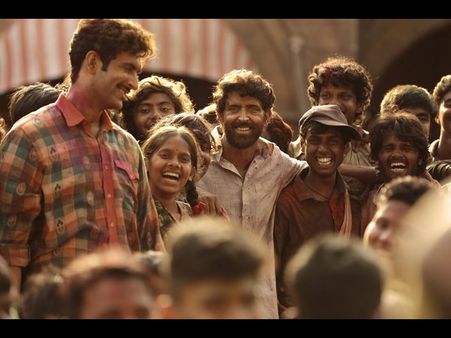 'ಸೂಪರ್ 30' : ಹೃತ್ತಿಕ್ ನಟನೆಯೇ ಜೀವ... ಕಥೆಯೇ ದೈವ..