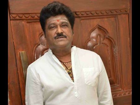 ಕಲಾವಿದರನ್ನ ತೆಗಳುವ ಅಭಿಮಾನಿಗಳಿಗೆ ಜಗ್ಗೇಶ್ ಕಿವಿಮಾತು