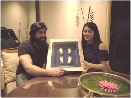 ಯಶ್ ದಂಪತಿಗೆ ಒಲವಿನ ಉಡುಗೊರೆ ನೀಡಿದ ಮೇಕಪ್ ಮ್ಯಾನ್