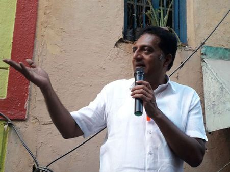 'ಹಿಂದಿ ದಿವಸ್' ವಿರೋಧಿಸಿದ ನಟ ಪ್ರಕಾಶ್ ರಾಜ್