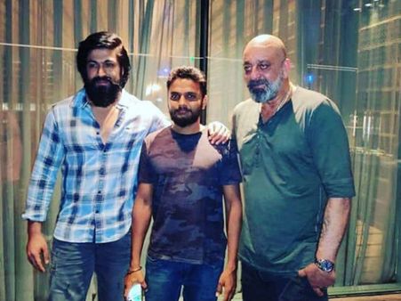 ರಾಕಿ ಭಾಯ್ ಜೊತೆ 'ಅಧೀರ' ಸಂಜಯ್ ದತ್ ಪ್ರತ್ಯಕ್ಷ