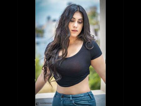 ಗಂಡೈಕ್ಳ ತಲೆ ಕೆಡೆಸಿದ ವೈಭವಿ ಜೈಜಗದೀಶ್ ಗ್ಲಾಮರಸ್ ಫೋಟೋ