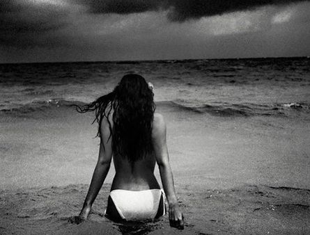 ಟಾಪ್ ಲೆಸ್ ಫೋಟೋ ಹಂಚಿಕೊಂಡ ಖ್ಯಾತ ನಟಿ