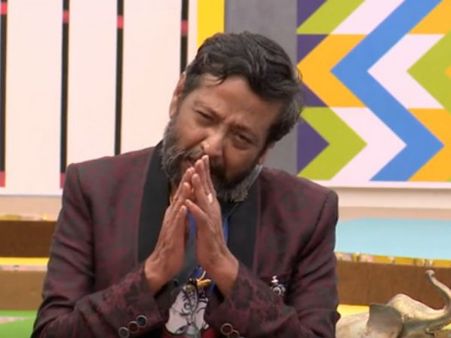 ಕಣ್ಣೀರಿಡುತ್ತ 'ಬಿಗ್ ಬಾಸ್' ಮನೆಯಿಂದ ಹೊರಬಂದ ರವಿ ಬೆಳಗೆರೆ