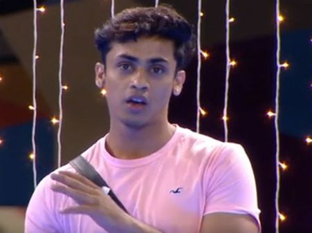 ಜಾಂಡೀಸ್ ತಪಾಸಣೆ: 'ಬಿಗ್ ಬಾಸ್' ಮನೆಯಿಂದ ಹೊರ ಬಂದ ಕಿಶನ್.!