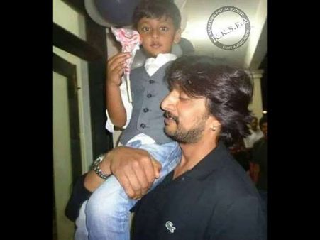 ಸುದೀಪ್ ಹೆಗಲ ಮೇಲೆ ದರ್ಶನ್ ಪುತ್ರ ವಿನೀಶ್