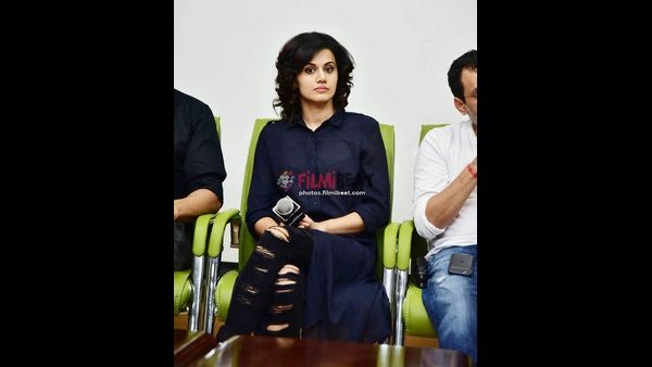 ಹಿಂದಿ ಮಾತಾಡಿ ಎಂದ ಪತ್ರಕರ್ತನ ಬಾಯಿ ಮುಚ್ಚಿಸಿದ ನಟಿ ತಾಪ್ಸಿ ಪನ್ನು