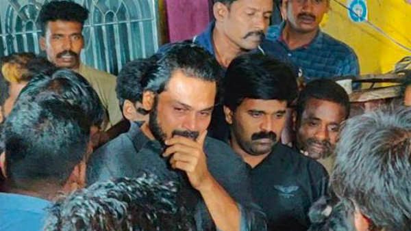 ಅಭಿಮಾನಿ ಸಾವು, ಅಂತಿಮ ದರ್ಶನದಲ್ಲಿ ಕಣ್ಣೀರು ಹಾಕಿದ ನಟ