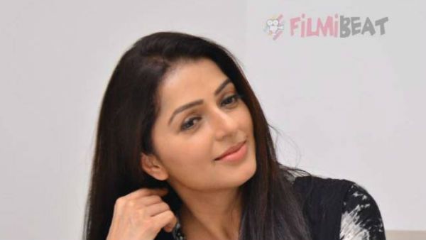 ಹಸಿ ಬಿಸಿ ದೃಶ್ಯಗಳಲ್ಲಿ ಕಾಣಿಸಿಕೊಳ್ತಾರಾ 41 ವರ್ಷ ವಯಸ್ಸಿನ ನಟಿ.?