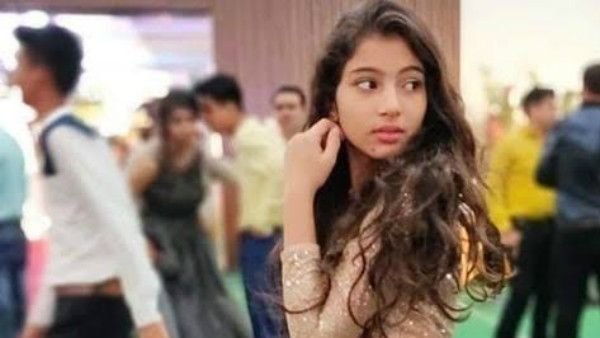 ಇಂಟರ್ ನೆಟ್ ನಲ್ಲಿ ಸಂಚಲನ ಸೃಷ್ಟಿಸುತ್ತಿರುವ ಈ ಹುಡುಗಿ ಯಾರು?