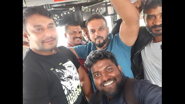 ಕಾಶಿಗೆ ಹೊರಟ 'ರಾಬರ್ಟ್' ಅಂಡ್ ಟೀಮ್