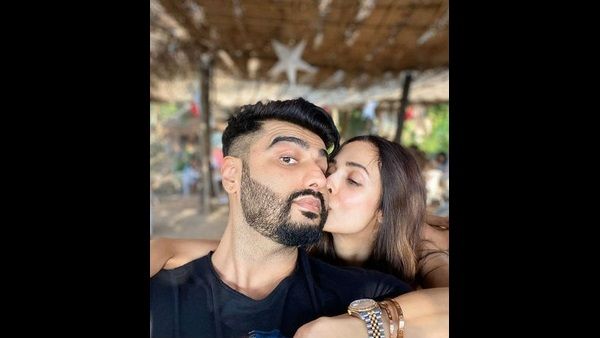 ತನಗಿಂತ 12 ವರ್ಷ ಕಿರಿಯ ಪ್ರಿಯಕರನ ಜೊತೆ ಮಲೈಕಾ ಹೊಸ ವರ್ಷ ಸಂಭ್ರಮ.!