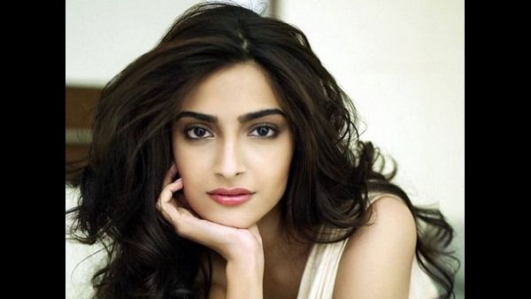 ಬಾಲಿವುಡ್ ನಟಿ ಸೋನಂ ಕಪೂರ್ ಗೆ 'ಭಯಾನಕ ಅನುಭವ': ಕಾರಣ ಊಬರ್.!