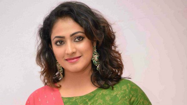 ರಾಜ್-ವಿಷ್ಣುಗೆ ಯಾಕಿಲ್ಲ ಮೇಣದ ಪ್ರತಿಮೆ: ಮೇಡಮ್ ಟುಸ್ಸಾಡ್ ವಿರುದ್ಧ ಹರಿಪ್ರಿಯಾ ಕಿಡಿ