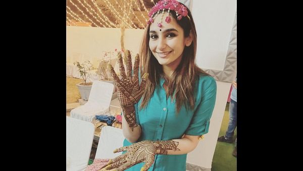 ಮೆಹಂದಿ ಹಾಕಿ ಮದುವೆ ಮನೆಯಲ್ಲಿ ರಾಗಿಣಿ ಸಂಭ್ರಮ