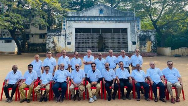 ಬಾಲ್ಯದ ಗೆಳೆಯರನ್ನು ಭೇಟಿಯಾದ ಸಂತಸದಲ್ಲಿ ನಟ ಕಮಲ್ ಹಾಸನ್