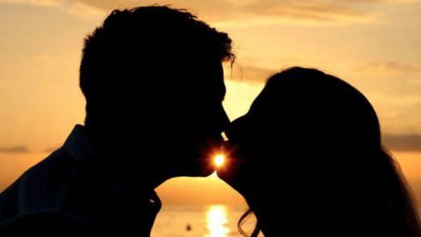 ಕೊರೊನಾ ವೈರಸ್ ಎಫೆಕ್ಟ್: ಕಿಸ್ಸಿಂಗ್ ದೃಶ್ಯಗಳಿಗೂ ಬಿತ್ತು ಬ್ರೇಕ್