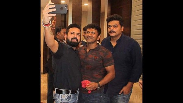 ಬುಕ್ ಮೈ ಶೋ ದಂಧೆಯ ವಿರುದ್ಧ 'ಯುವರತ್ನ' ನಿರ್ದೇಶಕ, ನಿರ್ಮಾಪಕರ ಆಕ್ರೋಶ