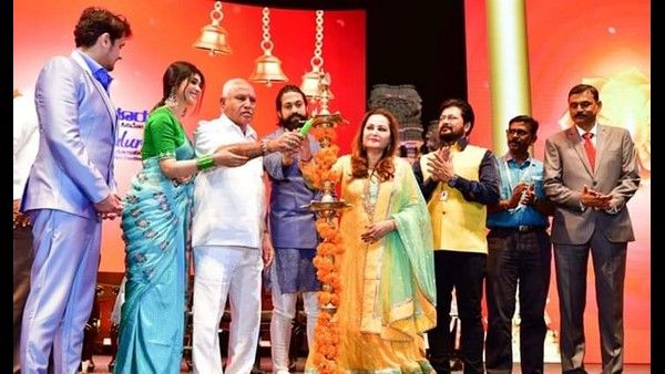 ಬೆಂಗಳೂರು ಚಿತ್ರೋತ್ಸವ ವೇದಿಕೆಯಲ್ಲಿ ಸಿಎಂ ಬಳಿ ಬೇಡಿಕೆ ಇಟ್ಟ ನಟ ಯಶ್