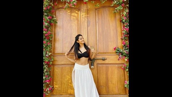 ಹಿಂದಿ ನಟನ ಜತೆಗೆ 'ಜಂಗ್ಲಿ ಶಿವಲಿಂಗು' ಎಂದು ಕನ್ನಡ ಹಾಡಿಗೆ ಕುಣಿದ ಐಂದ್ರಿತಾ ರೇ