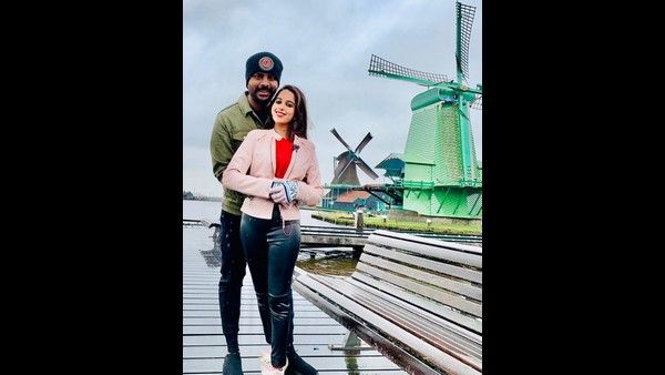 ಚಂದನ್-ನಿವೇದಿತಾ ಹನಿಮೂನ್: ಕೊರೊನಾ ಇದೆ ಹುಷಾರು ಎಂದ ನೆಟ್ಟಿಗರು